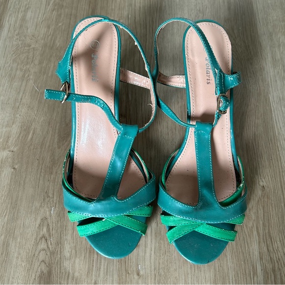 Green Low Heel Shoes - Picture 1 of 9